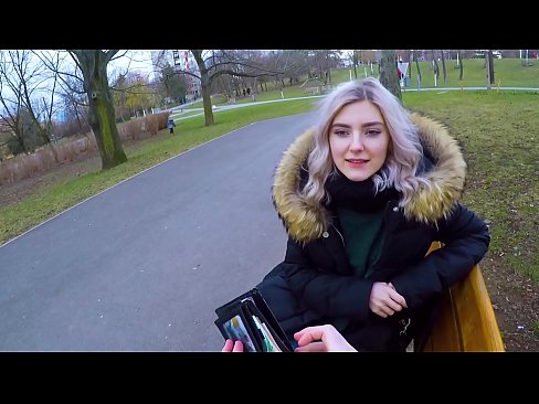❤️ Sluk 'n vreemdeling se warm kom vir geld - blowjob in the park deur Eva Elfie Porno fb by porn af.sexera.ru ﹏
